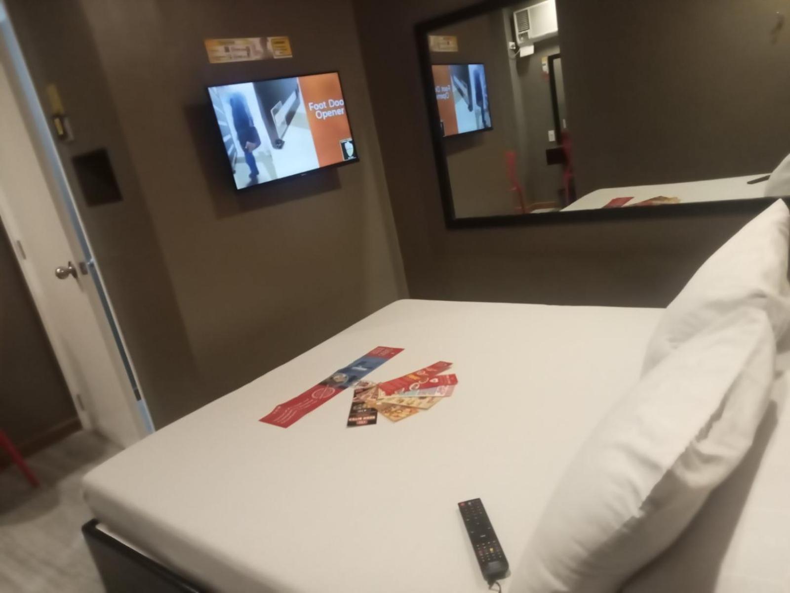 Hotel Sogo Pasay Wood Street Ngoại thất bức ảnh