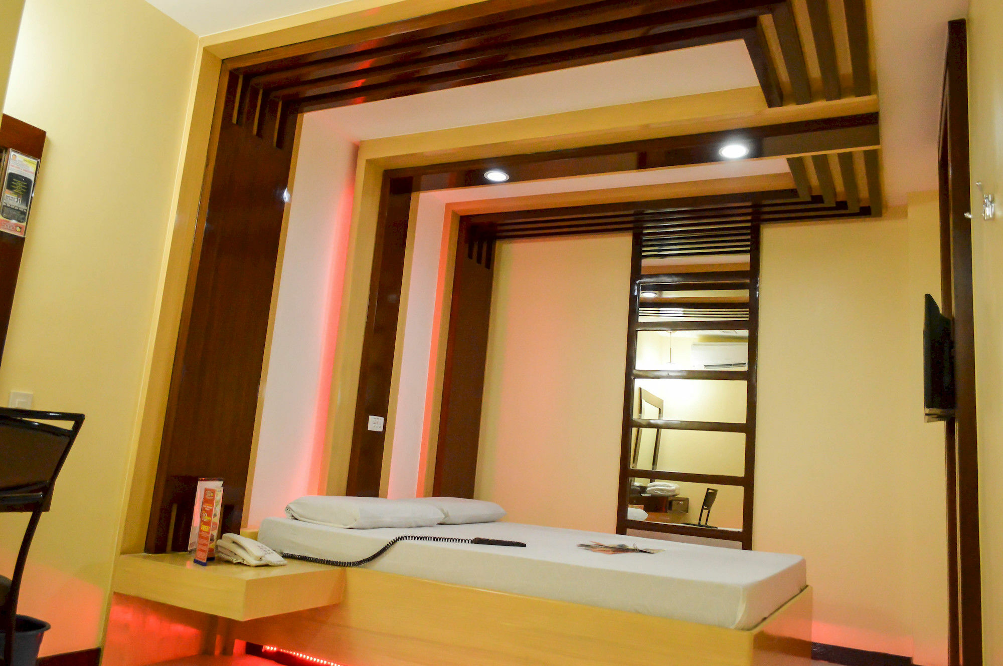 Hotel Sogo Pasay Wood Street Ngoại thất bức ảnh