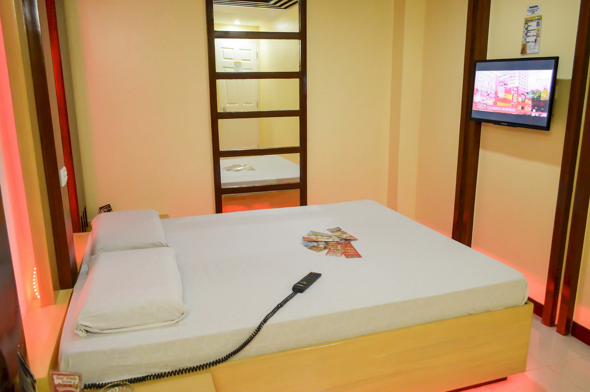 Hotel Sogo Pasay Wood Street Ngoại thất bức ảnh