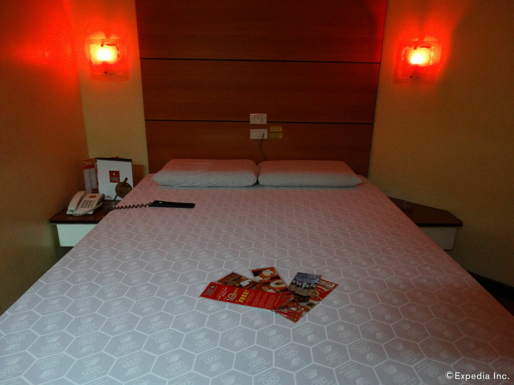 Hotel Sogo Pasay Wood Street Ngoại thất bức ảnh