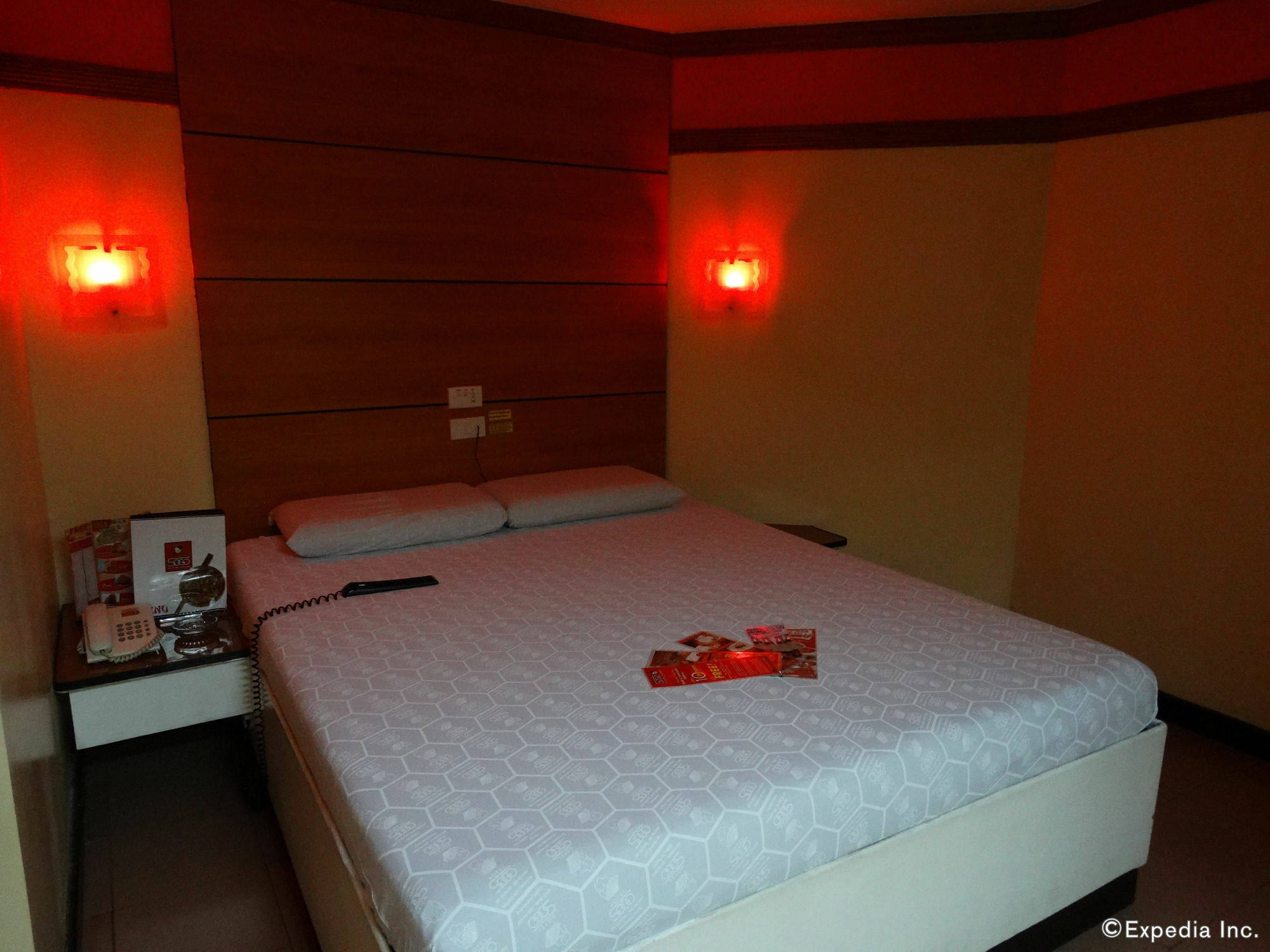 Hotel Sogo Pasay Wood Street Ngoại thất bức ảnh