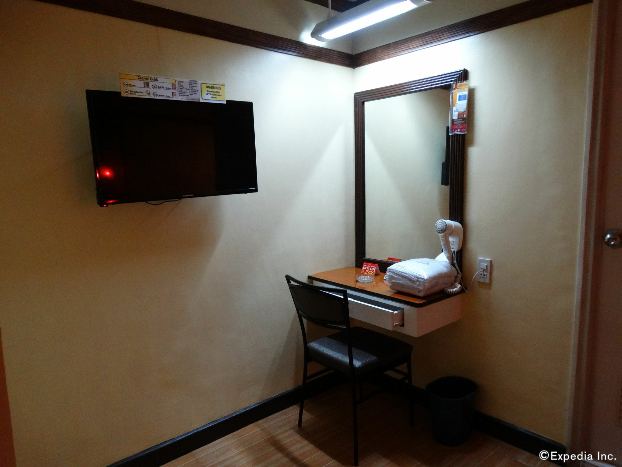 Hotel Sogo Pasay Wood Street Ngoại thất bức ảnh
