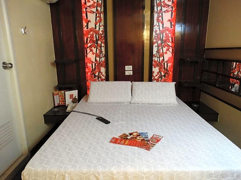 Hotel Sogo Pasay Wood Street Ngoại thất bức ảnh