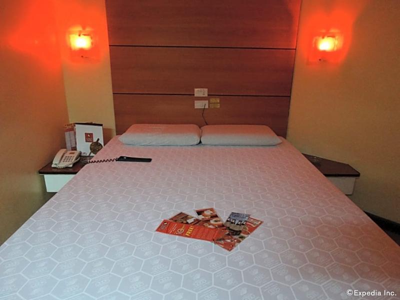 Hotel Sogo Pasay Wood Street Ngoại thất bức ảnh